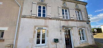 Maison à louer à CLAVE 79420