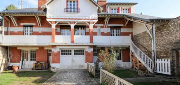 Maison 2 étages  à vendre, 6 pièces, 3 chambres, 146 m²