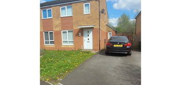 2 bed semi-detached house to rent