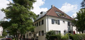 Traumhafte 3-Zimmerwohnung mit Wintergarten und großer Terrasse (Altbau 1932)