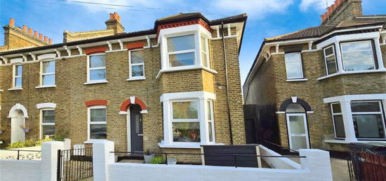 4 bedroom end of terrace house for sale