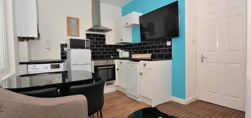 2 bed flat to rent