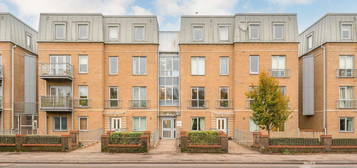 Flat for sale in Seven Sisters Road, London N4