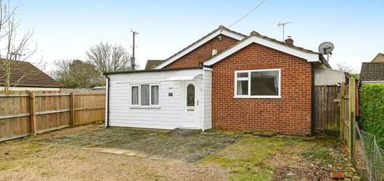 Bungalow to rent in Low Road, Stow Bridge, King's Lynn PE34