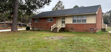 1145 Delphia Dr, Rocky Mount, NC 27801