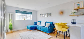 Flat for sale in Maynard Close, London SW6