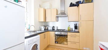 3 bed flat to rent