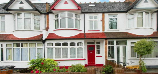 4 bedroom terraced house for sale