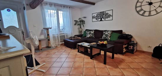 Appartement  à louer, 3 pièces, 2 chambres, 77 m²