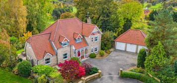 5 bedroom detached house