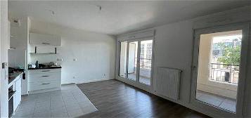 Appartement 3 pièces 62 m² + balcon 5 m² à Saint Ouen