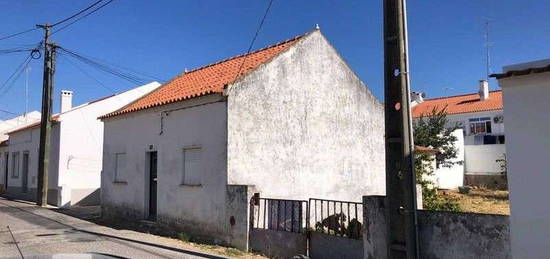 Moradia para recuperar / lote 348m2