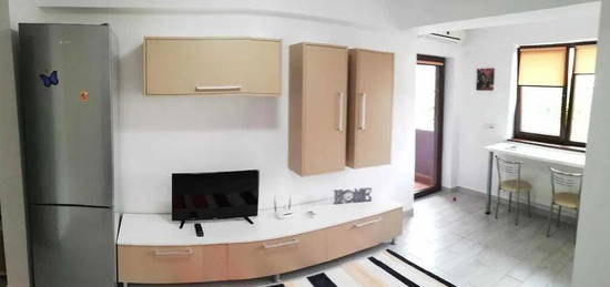 Apartament cu 1 camera, decomandat, etajul 1/4, zona Targu Cucu