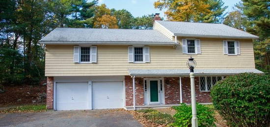 15 Woodridge Rd, Dover, MA 02030