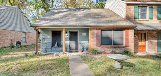 34 Hickory Knl, Hattiesburg, MS 39402