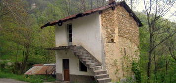 Rustico e casale in vendita in strada Senza Nome