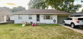 1241 N 13th St, Nebraska City, NE 68410