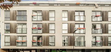 Flat to rent in Orsman Road, London N1