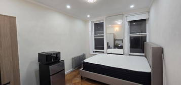 4727 39th Pl FLOOR 2, Sunnyside, NY 11104