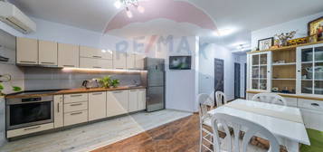 Apartament cu 3 camere si loc de parcare privat