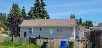 4915 Elizabeth St, Pt Alberni, BC V9Y 6M4
