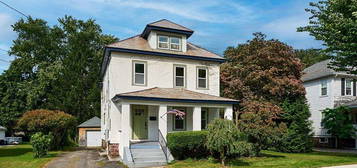 47 Haywood St, Greenfield, MA 01301