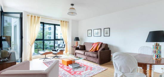 Appartement 2 pièces de 53 m² en parfait état, avec balcon, lumineux, au 2e étage, situé rue de Verdun à 10 min à pied de la station de tram Belvédère