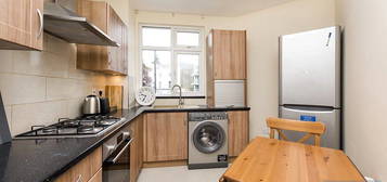 3 bed flat to rent