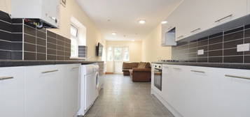 6 bed terraced house to rent