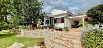 Chalet adosado en venta en Busot