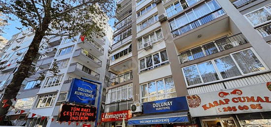 İz Emlak İnönü Caddesi Üzerinde 3 Odalı Kiralık Daire