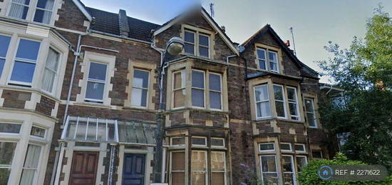 7 bedroom terraced house