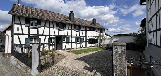 Stadt Blankenberg, freistehendes Fachwerkhaus im historischen Zentrum