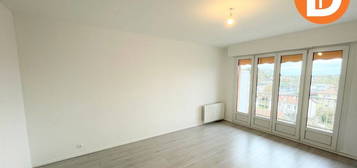 Appartement  à louer, 3 pièces, 2 chambres, 61 m²