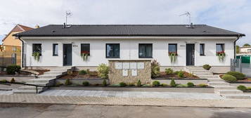 Novostavba řadového bungalovu 4+kk, 80 m2, pozemek 400 m2, Praha východ - Škvorec