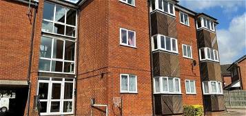 Flat to rent in St. Andrews Gardens, Colchester CO4