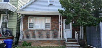 2-24 W  16th St #2, Bayonne, NJ 07002