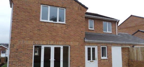 4 bed detached house to rent