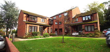 Flat to rent in Copperwood, Hertford SG13