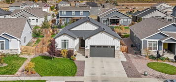 5048 Long Dr, Timnath, CO 80547