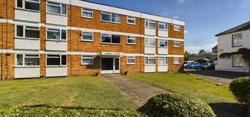 Flat for sale in Laleham Road, Staines-Upon-Thames, Surrey TW18