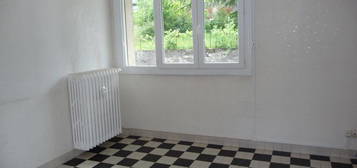 T2 55m², Etat Neuf, Balcon, Cave, Chauffage compris