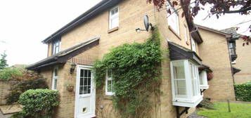 End terrace house to rent in Kendal Close, Littlehampton BN17