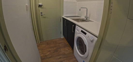 Studio to rent in Green Ford Road, Harrow HA1