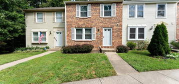 8062 Donegal Ln, Springfield, VA 22153