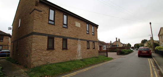 Flat to rent in Cedar Court, Soham CB7