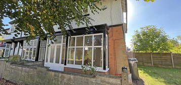 Semi-detached house to rent in Bramcote Road, Beeston, Nottingham NG9