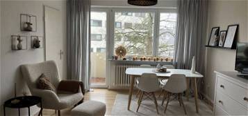 1 Zi Appartement mit Balkon und EBK im vorderen W. zum 1.9./1.8.