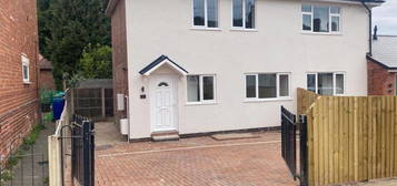 2 bedroom semi-detached house to rent