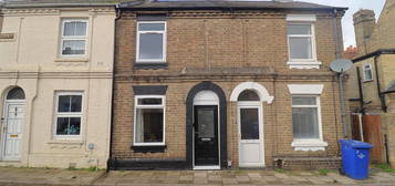 Terraced house to rent in Queen Street, Newmarket CB8